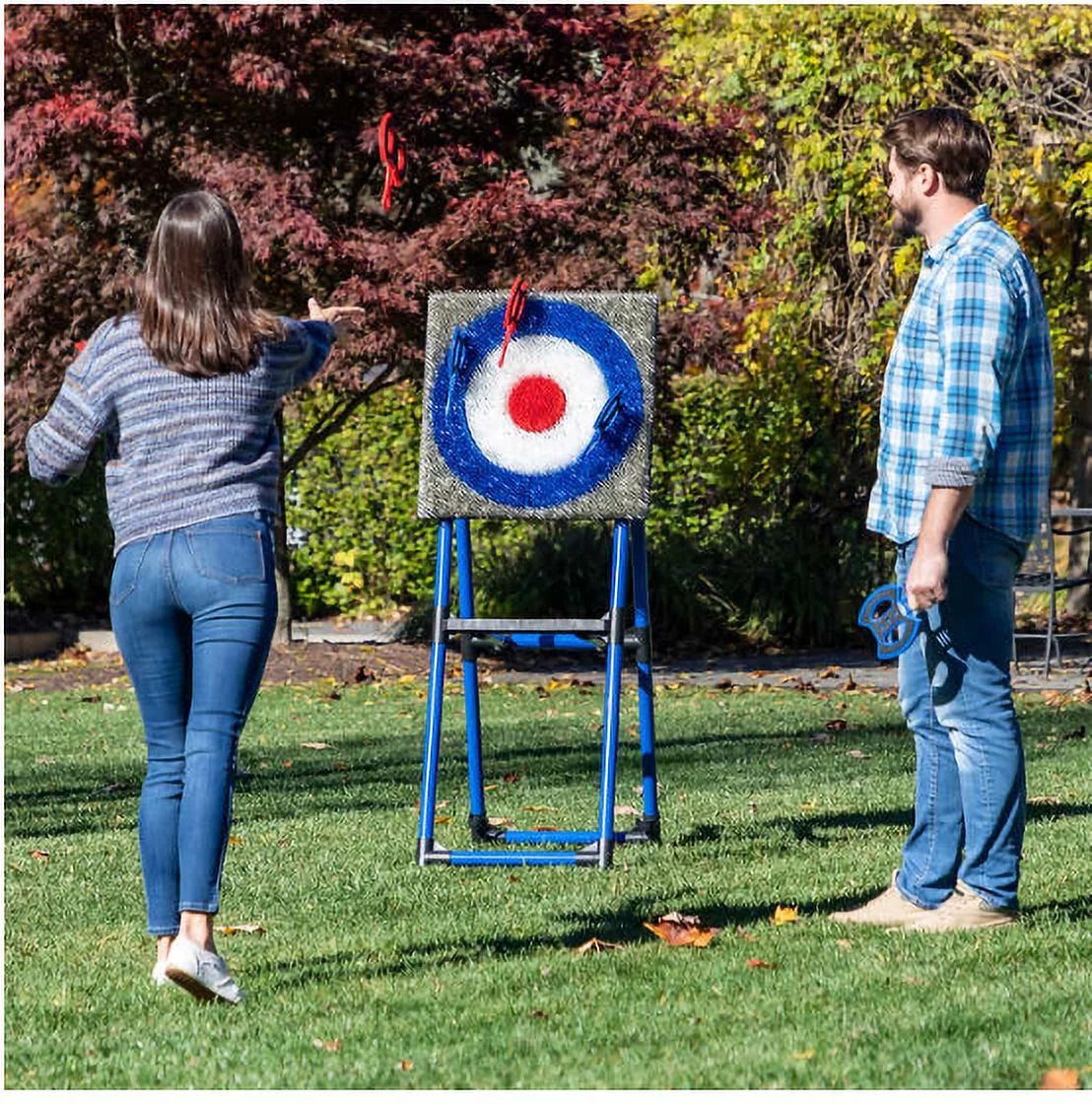 Axe throw Y936598