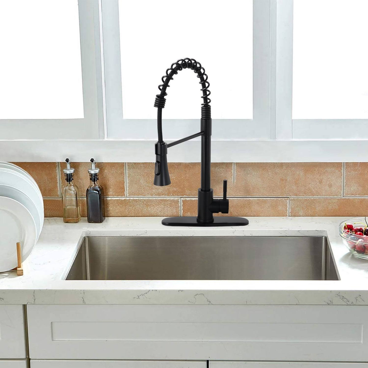 Black Kitchen Sink Faucet with Deck Plate I399910