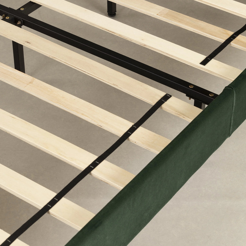 Queen Upholstered Platform Bed T25295