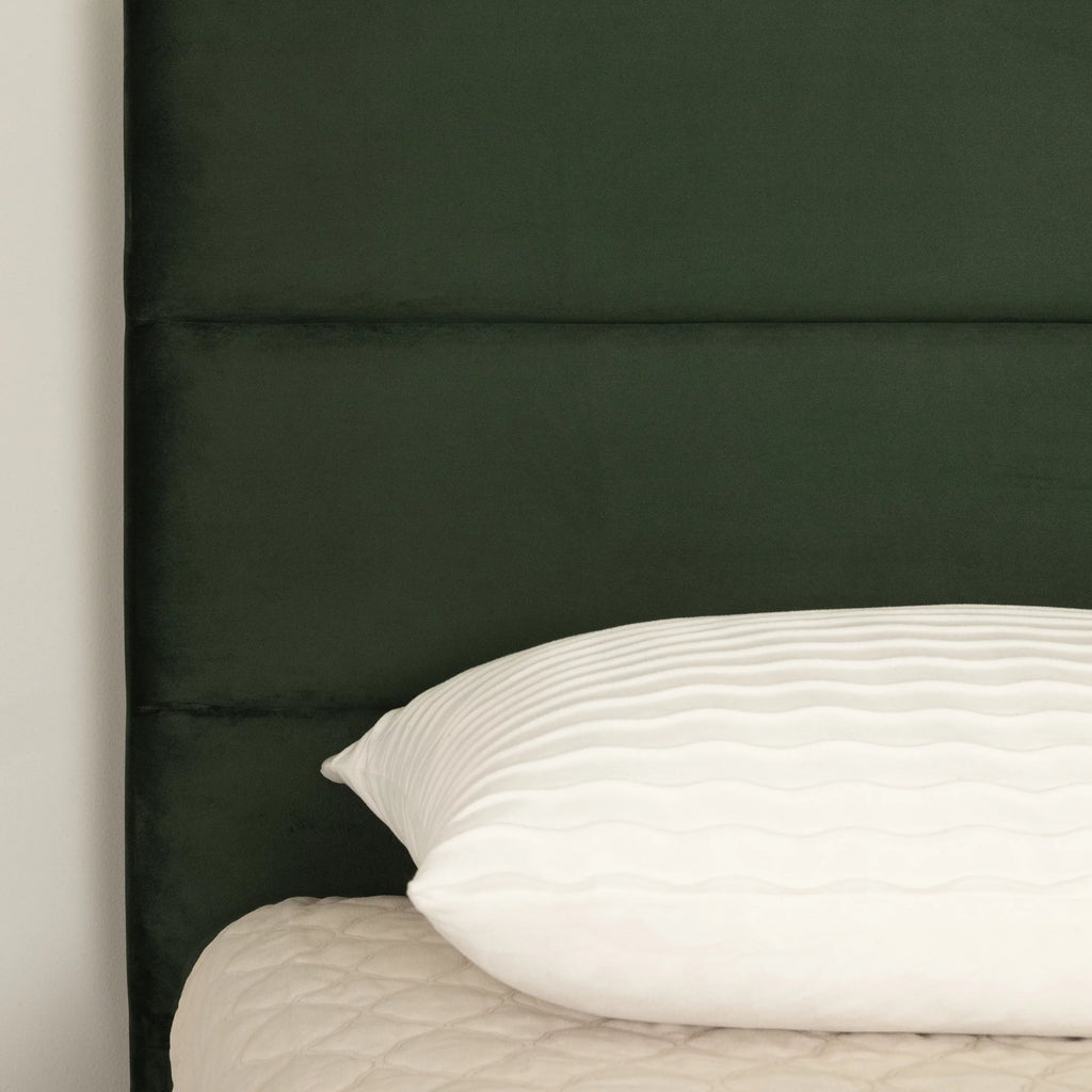 Queen Upholstered Platform Bed T25295