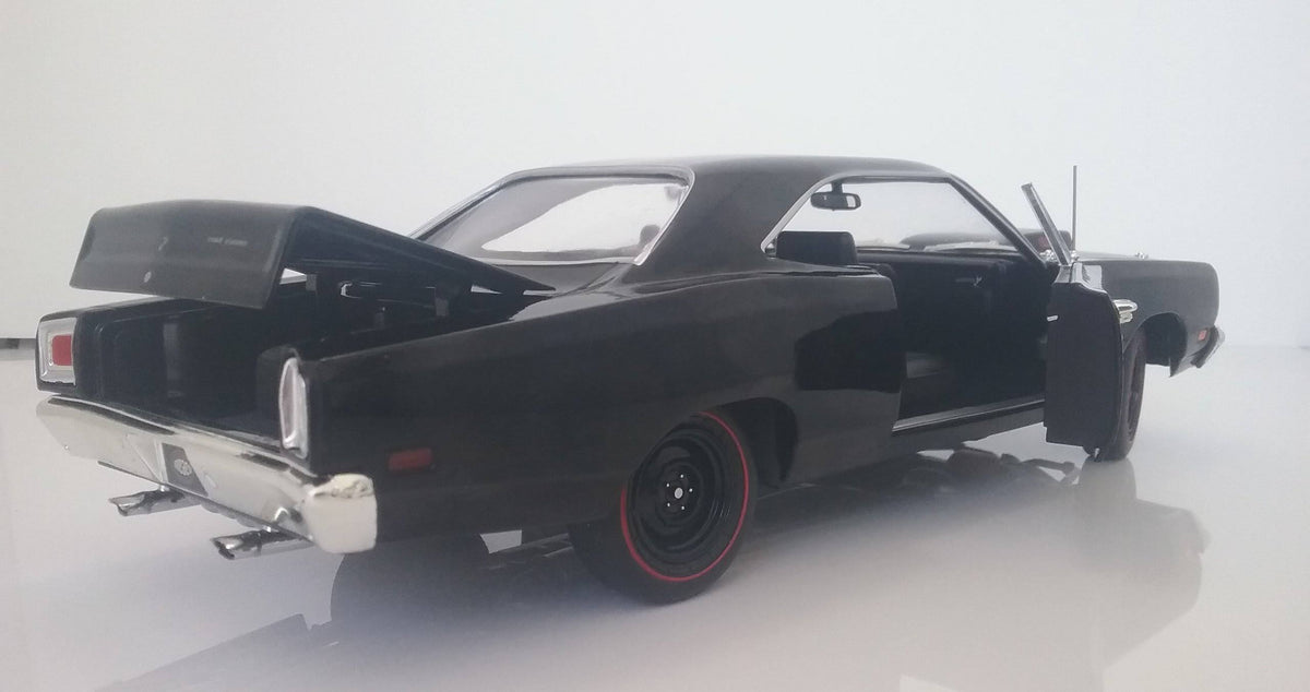 Black Velvet Muscle Car V9110