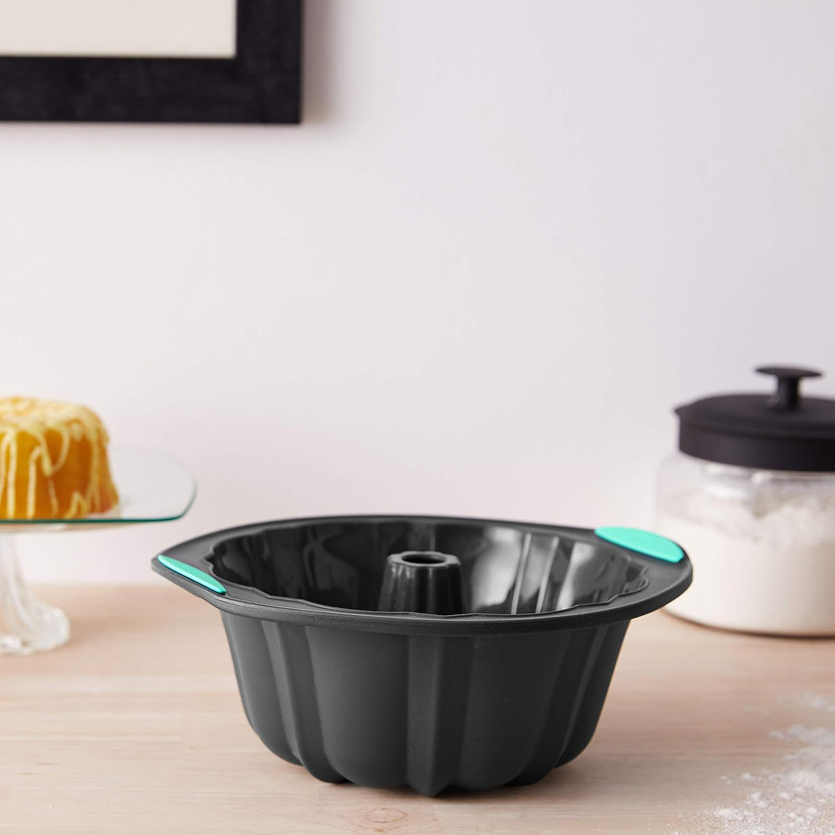 Structured Silicone Fluted Bundt Pan, 8 1/2 Cup, Grey & Mint D25187