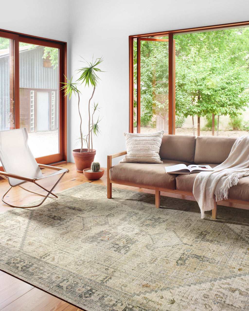 Natural Sand Oriental Area Rug 5' x 7' R924070