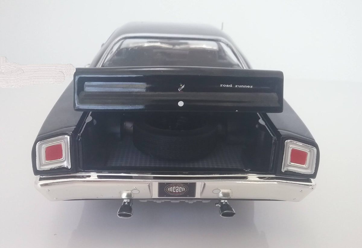 Black Velvet Muscle Car V9110